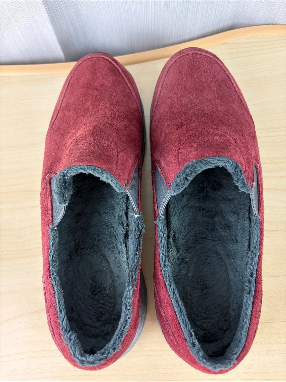 Eddie Bauer MidLite 100g Insulated Suede Slip-On Shoes Burgundy Women’s 8